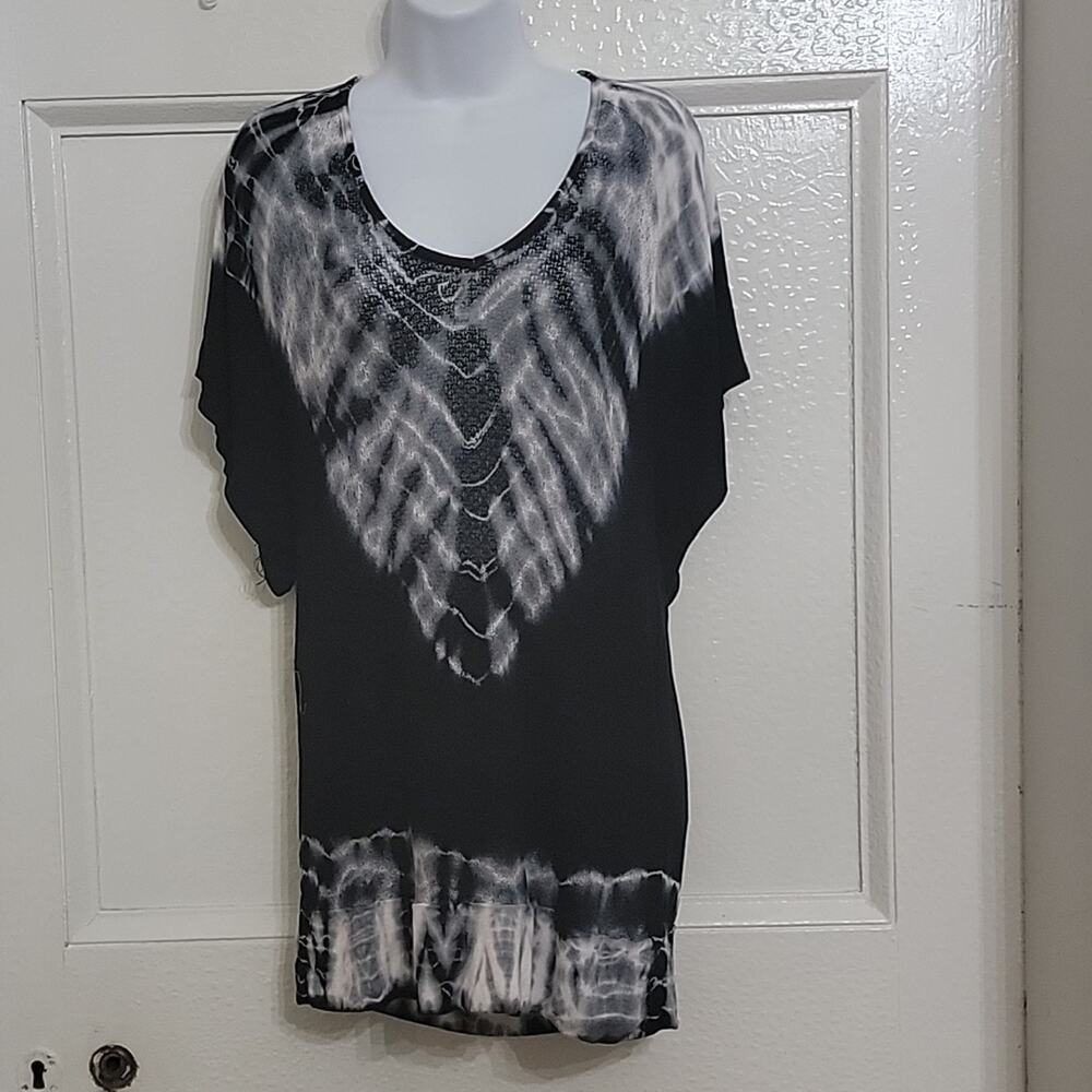NWT Women's Black and white blouse XL Buckle Brand